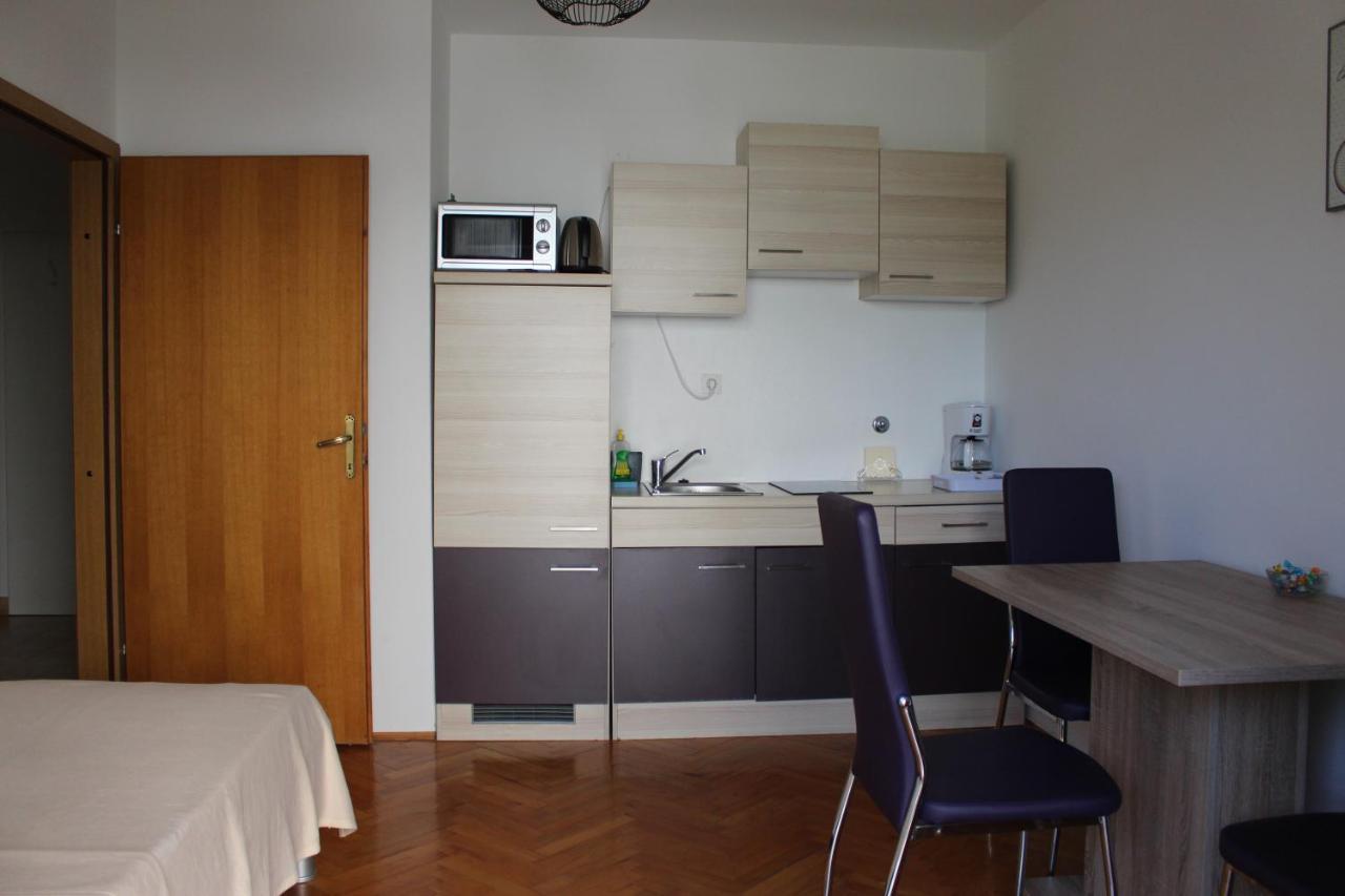 Apartmani Mia Jadranovo Εξωτερικό φωτογραφία